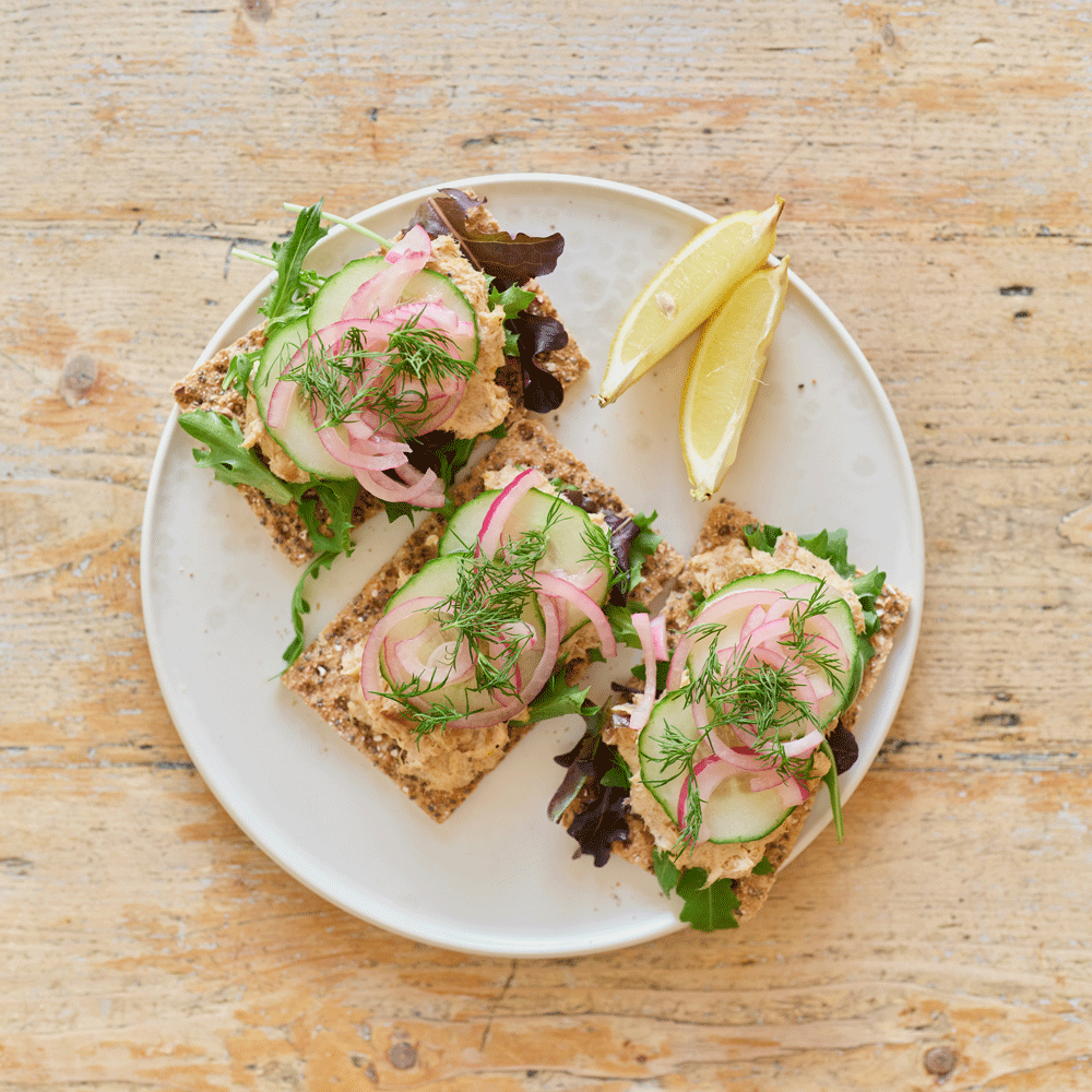 Mackerel and rye crisps