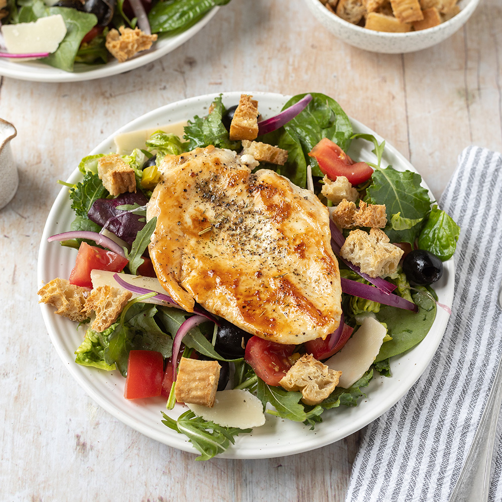 Herby Italian salad with croutons